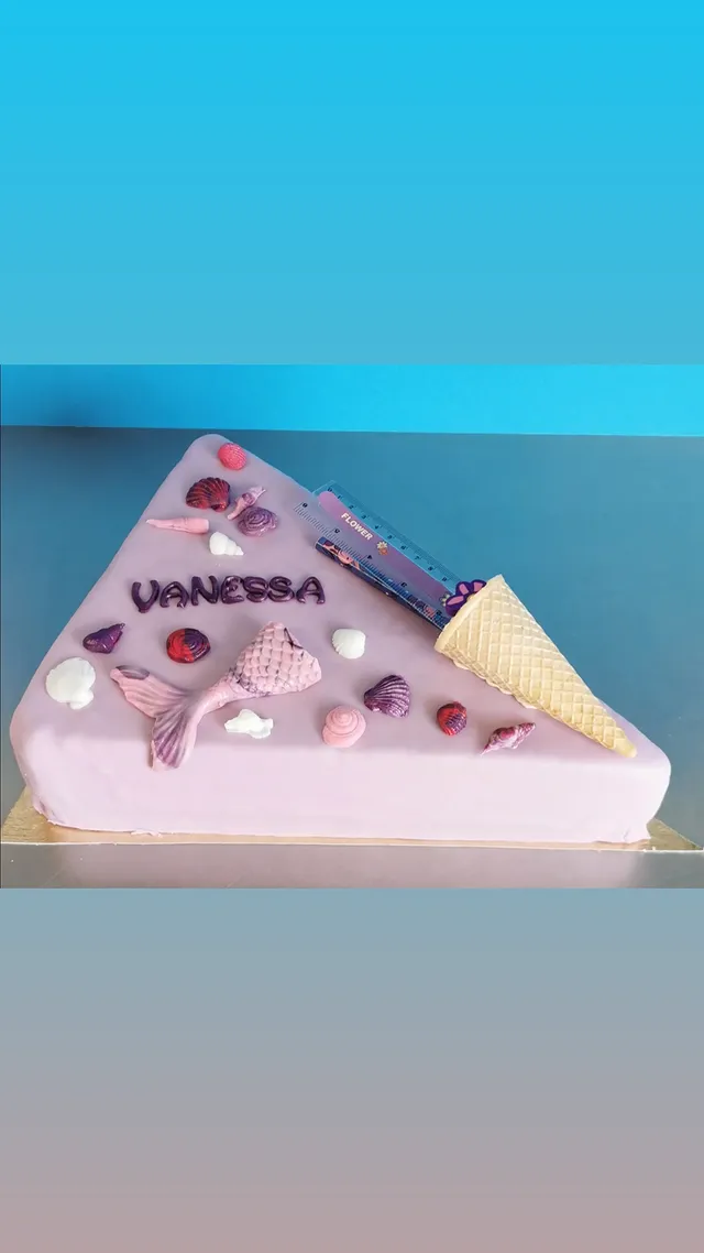 Schulanfangstorte für Vanessa in Rosa mit Fondant-Meerjungfrau